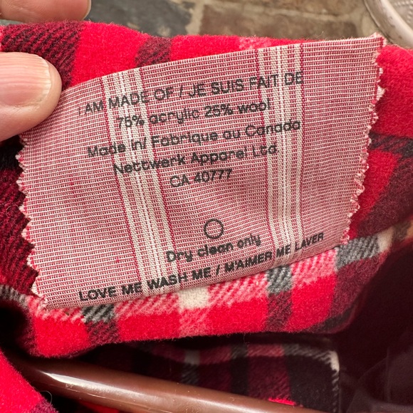 Chulo Pony NWOT beautiful red tartan plaid coat with black lining - Picture 4 of 8